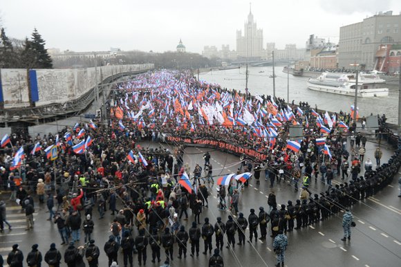 Немцова проводили маршем