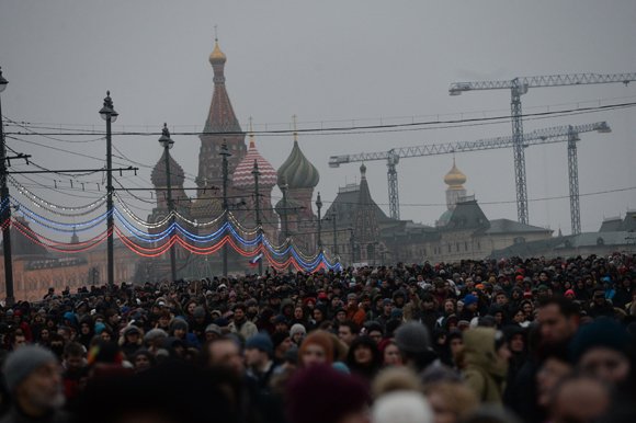 Немцова проводили маршем