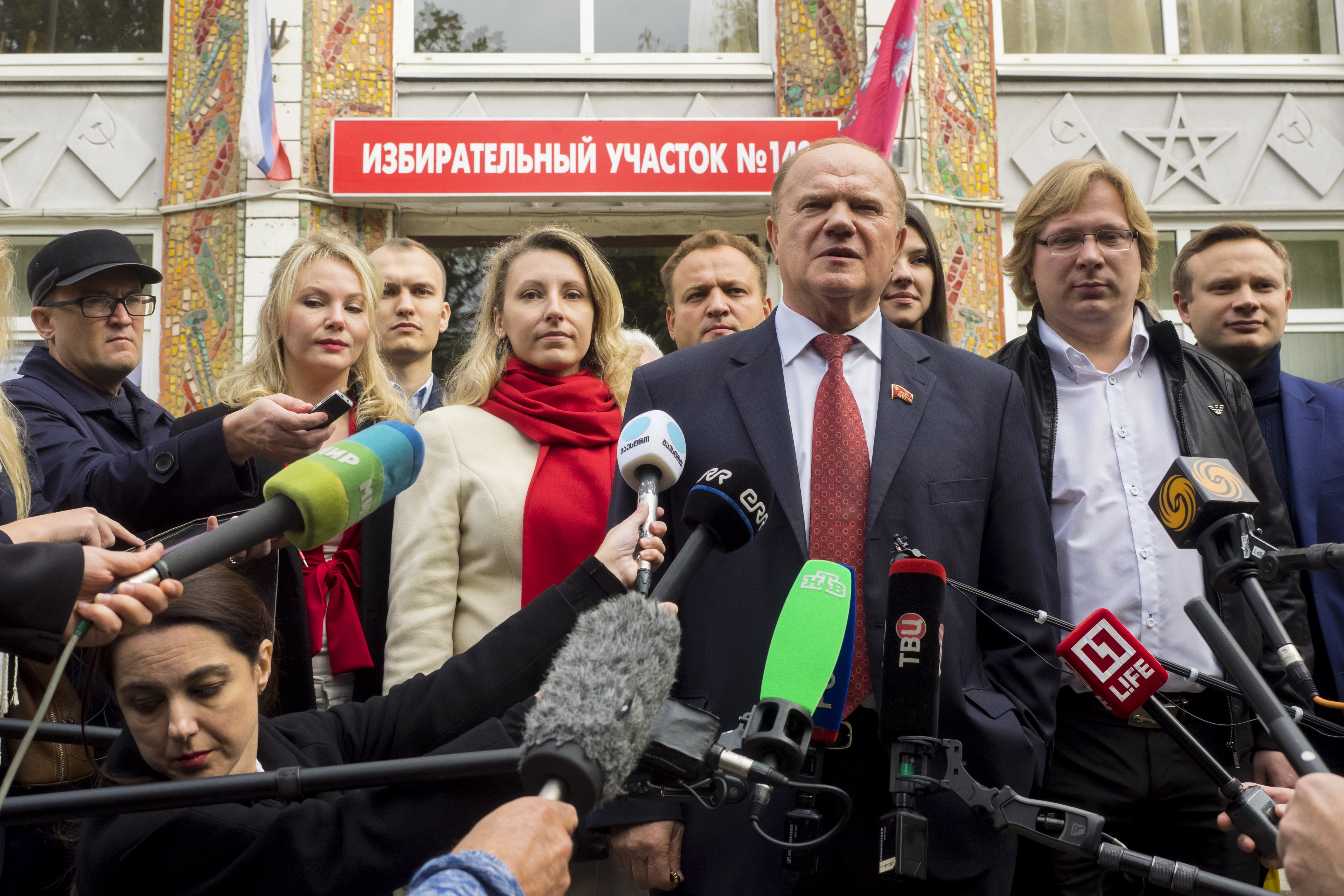 Лидеры партий проголосовали в эфире федеральных каналов