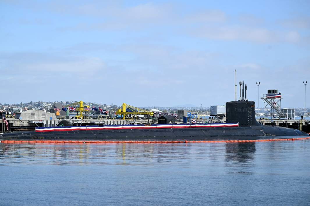 Подводная лодка на военно-морской базе Пойнт Лома в Сан-Диего, Калифорния