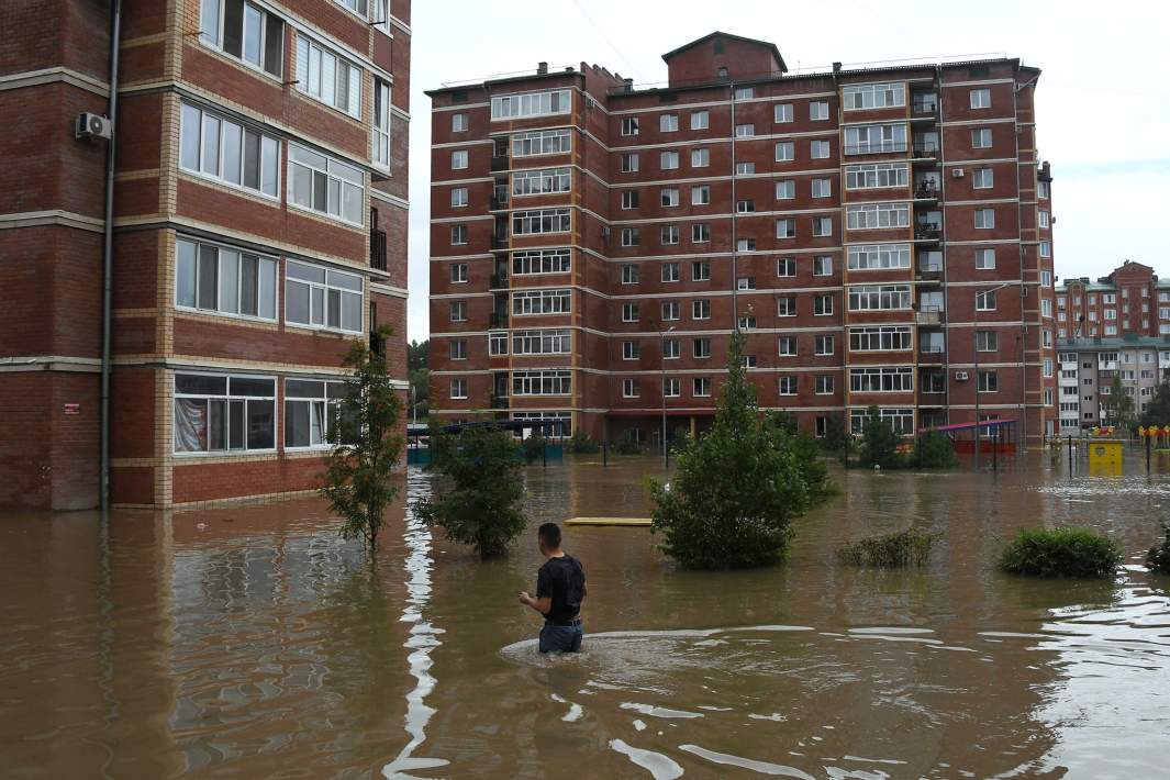 Наводнение в Уссурийске из-за подъема уровня воды после прорыва дамбы