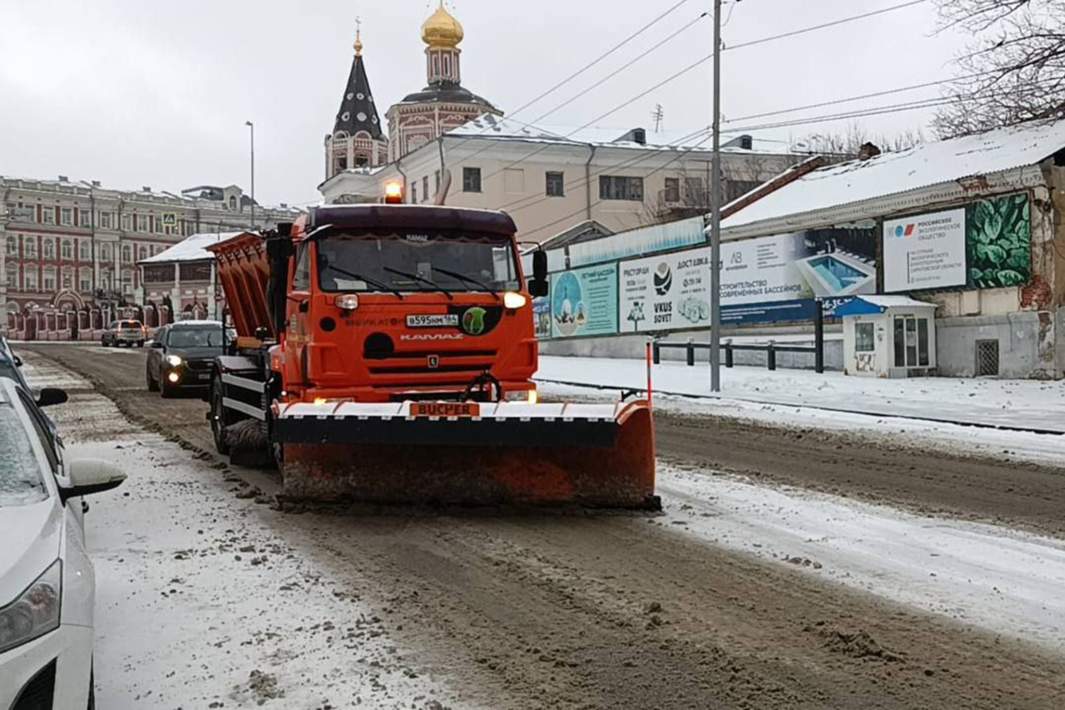 Последствия снегопада в Саратове