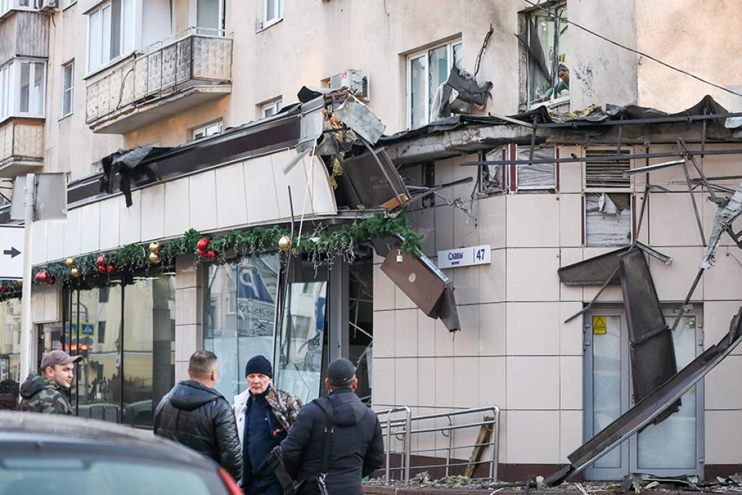 Последствия обстрела центра Белгорода ВСУ