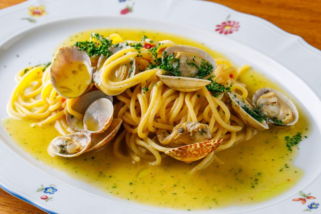 Спагетти aglio e olio вонголе