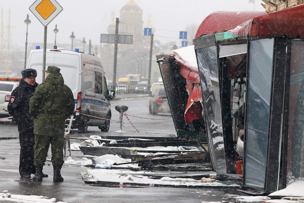 Последствия взрыва в кафе