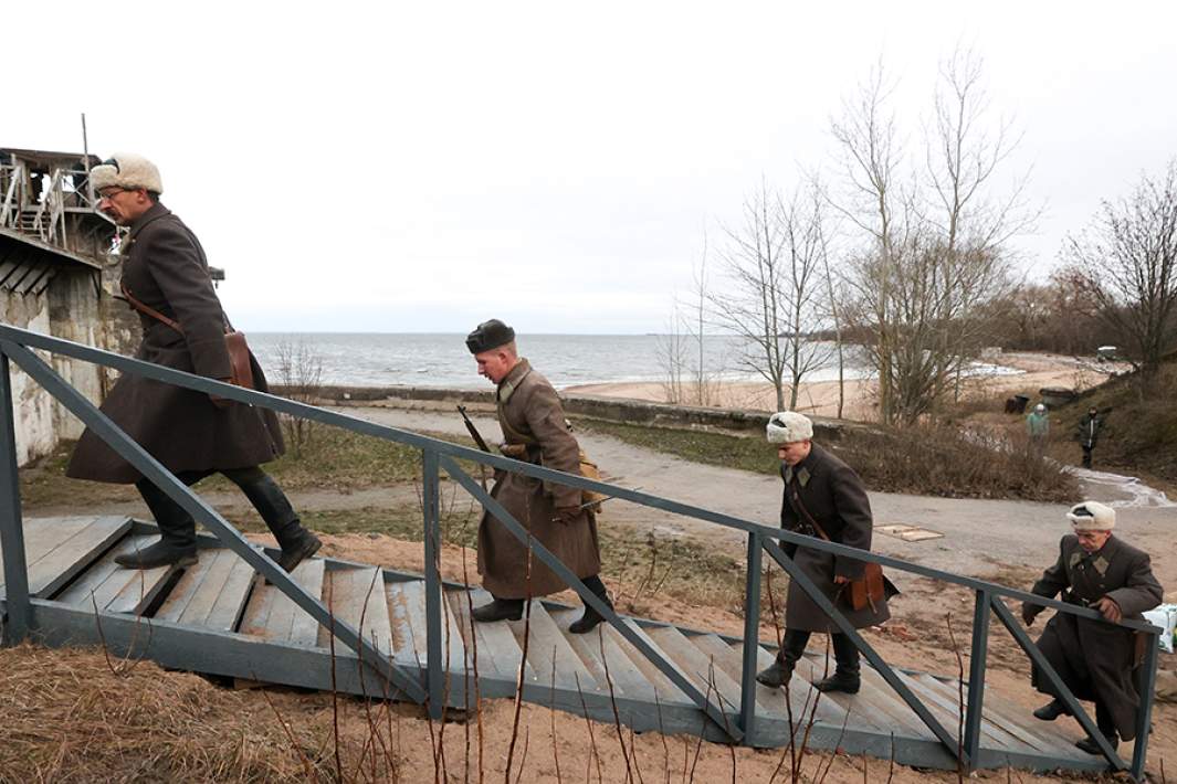 Актеры на съемках военной драмы «Воздух»