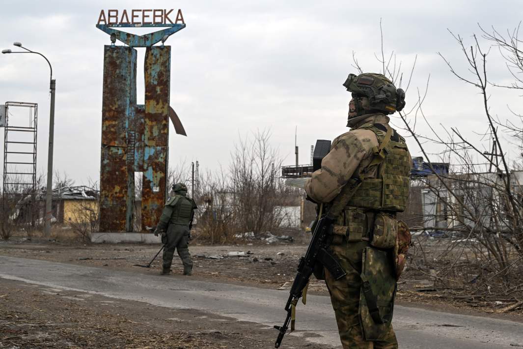 Военнослужащие Отдельной инженерной бригады Центрального военного округа в Авдеевке