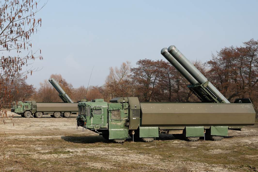 Береговые ракетные комплексы «Бастион» во время тренировки по нанесению ракетного удара по кораблям условного противника