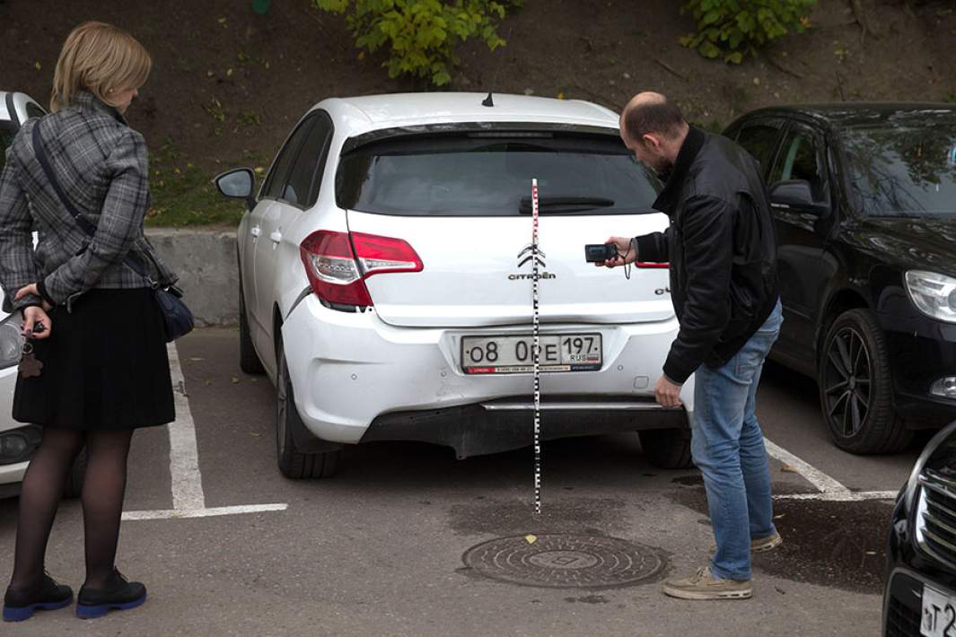 Фиксирование повреждения автомобиля, попавшего в ДТП