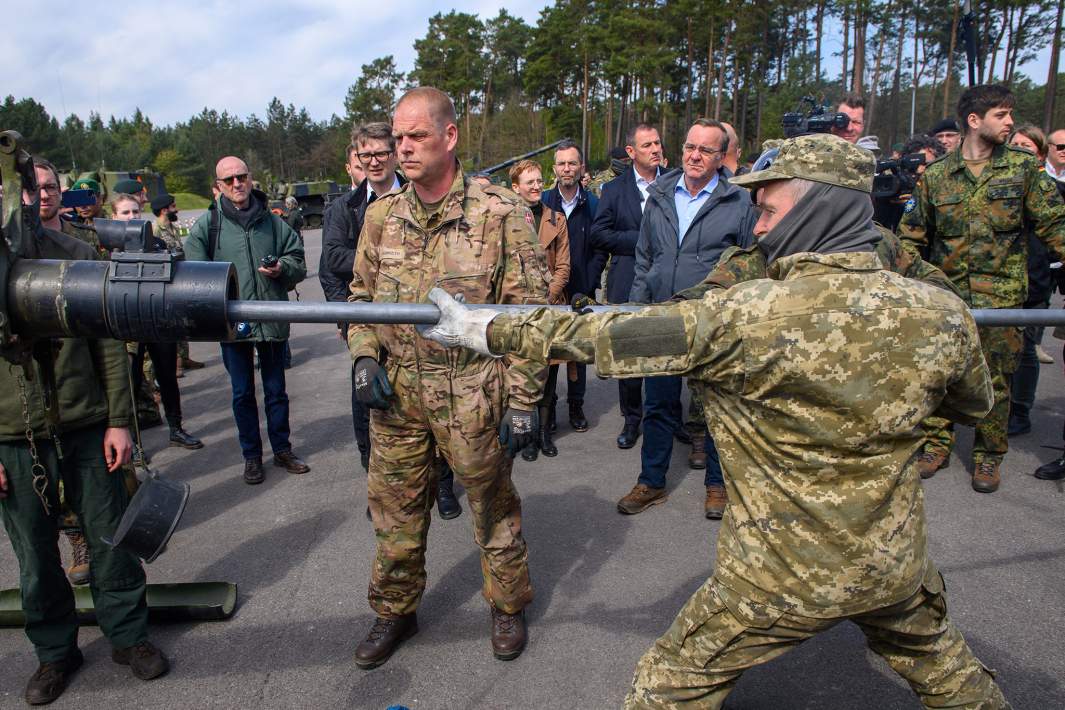 Украинский солдат проходит обучение в Германии