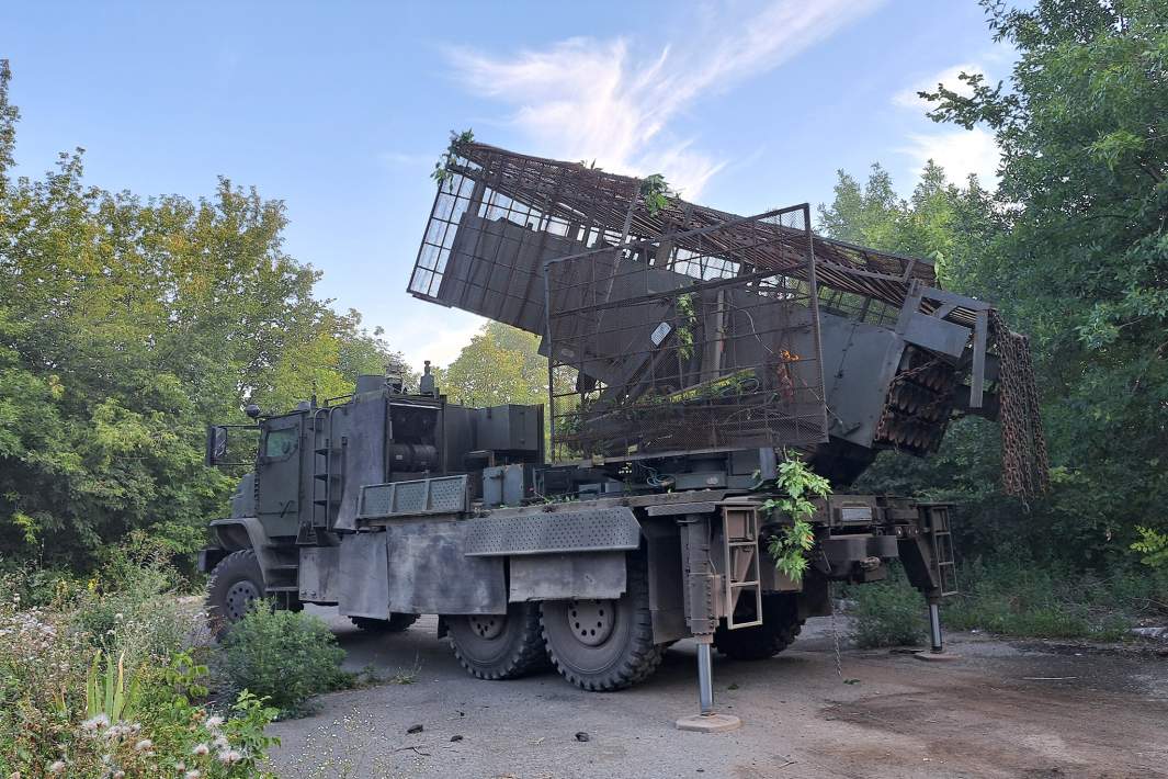 Экипаж тяжелой огнеметной системы ТОС-2 «Тосочка» на Авдеевском направлении СВО