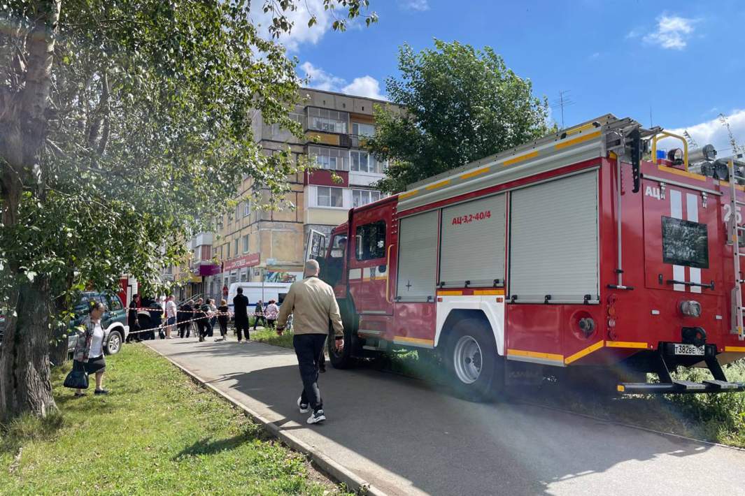 МЧС на месте происшествия в Нижнем Тагиле