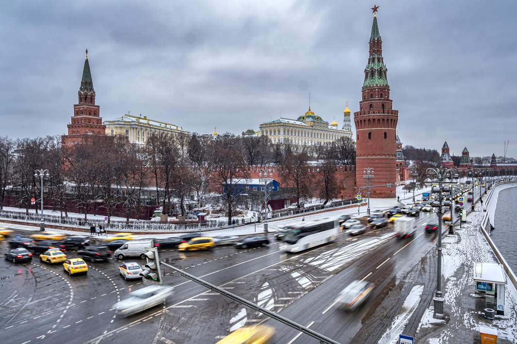 Вид на Московский Кремль после снегопада